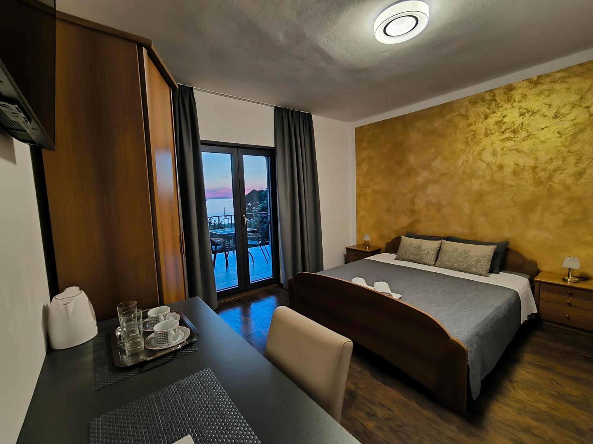 Rooms And Apartment Matika 罗维尼 外观 照片