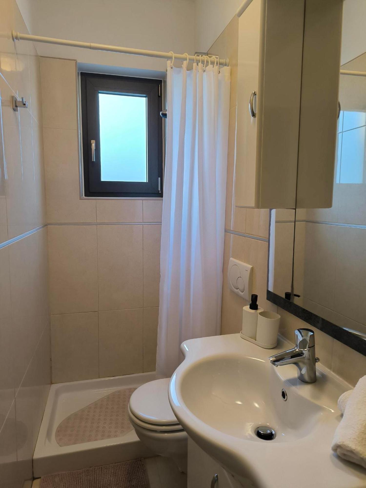 Rooms And Apartment Matika 罗维尼 外观 照片